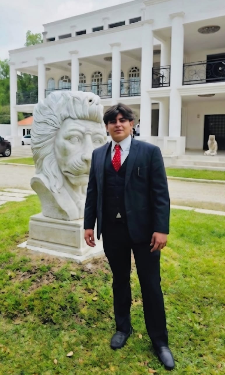 Lic. Luis Alejandro Robles Cuesta